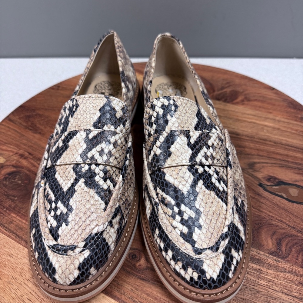 Vince Camuto Snakeskin Embossed‎ Leather Penny Loafers Cream Black 6.5M